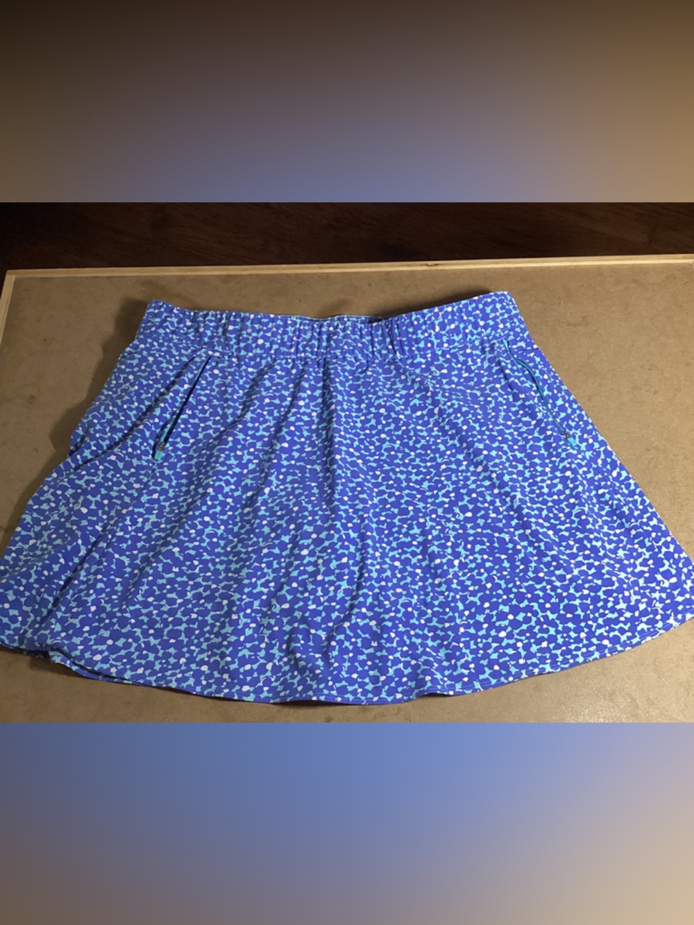 Talbots Blue Printed slightly flared skort. Size XL. Really nice.